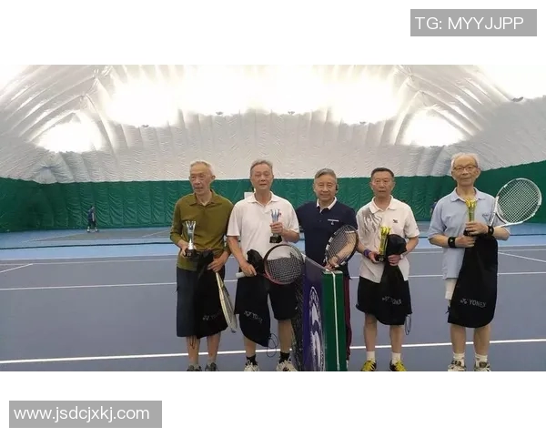 黄敏亲授网球技巧与心得体会助你提升球技的秘密分享