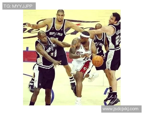 重磅专题：西安篮球队如何通过包夹战术实现战术革新与团队协作提升