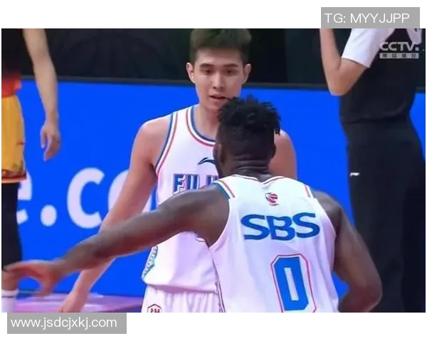 CBA南区与北区精彩对决录像回放分析与精彩瞬间回顾