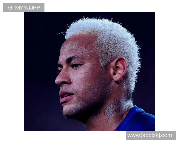 内马尔的足球传奇之路：从巴西小子到世界巨星的华丽转身